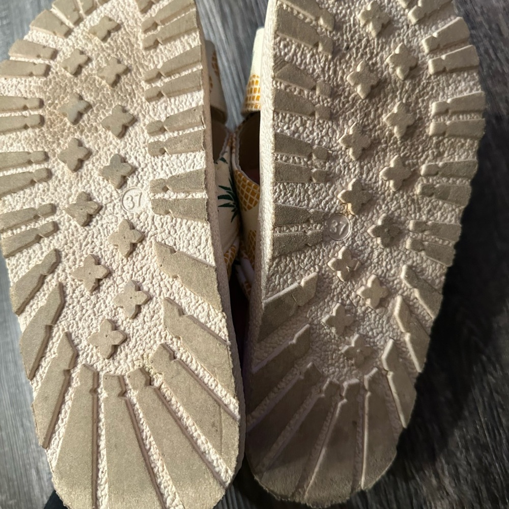 Pineapple Print Women's Sandals - Picture 6 of 6